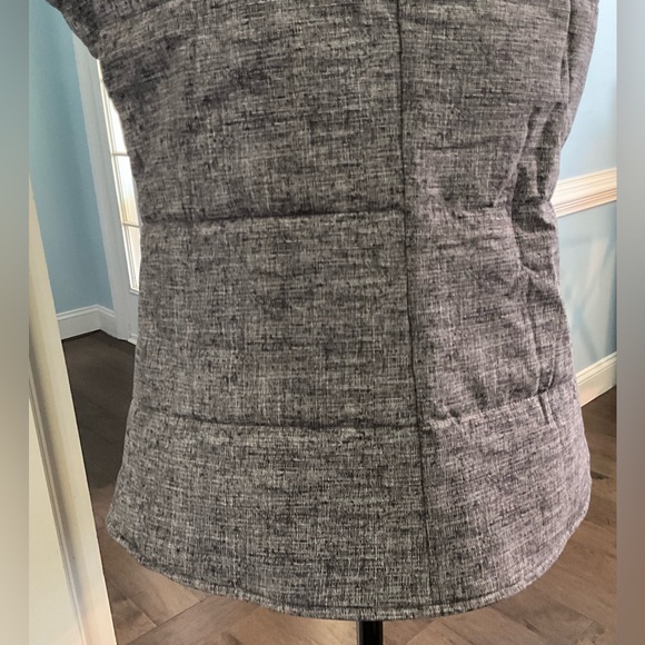 NWT Athleisure Hooded Puffer Jacket Vest Workout Running - Picture 10 of 13